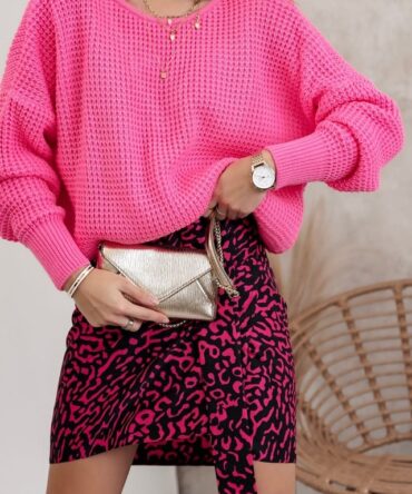 Sweter oversize z dekoltem w serek GIORGIO różowy